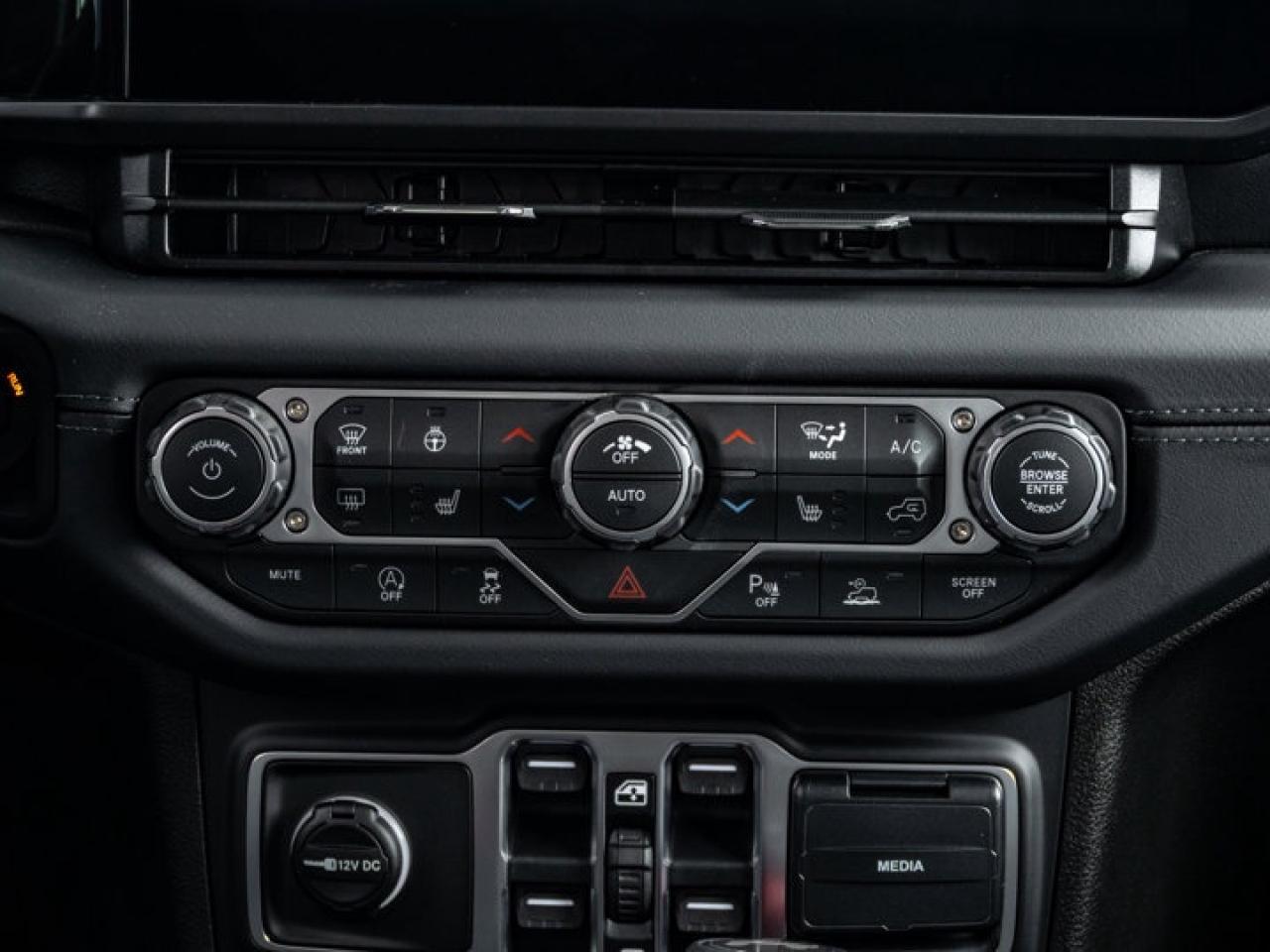 2026 Jeep Wrangler Sahara Photo