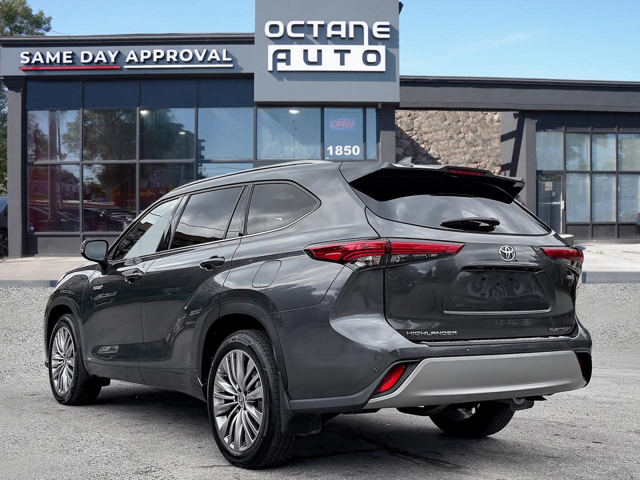 2020 Toyota Highlander Hybrid Limited - Photo #4