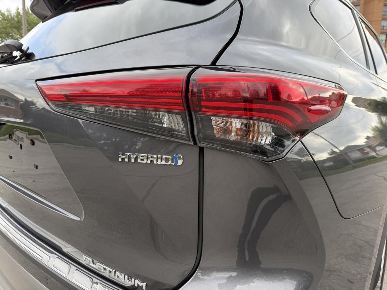 2020 Toyota Highlander Hybrid Limited - Photo #6