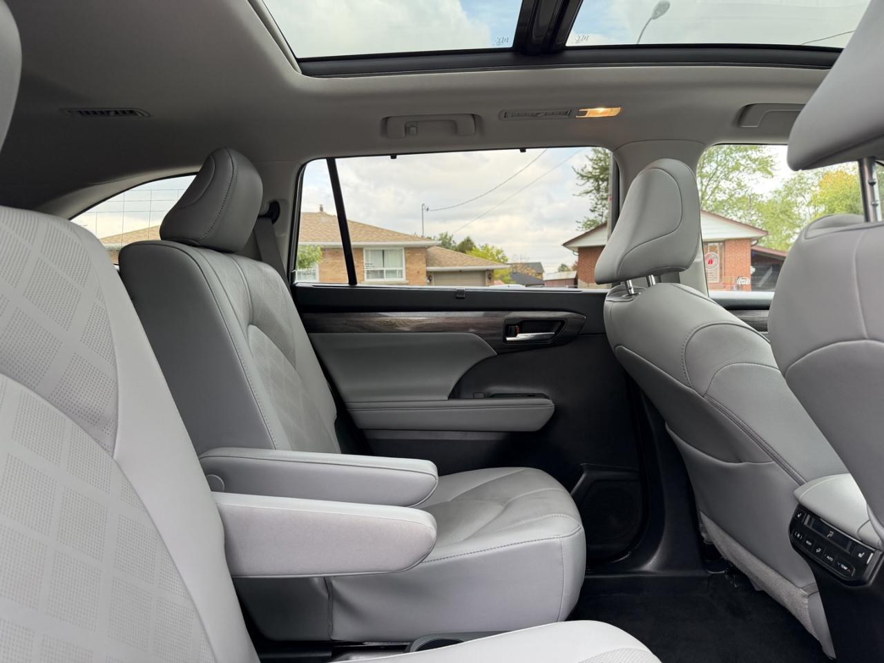 2020 Toyota Highlander Hybrid Limited - Photo #8