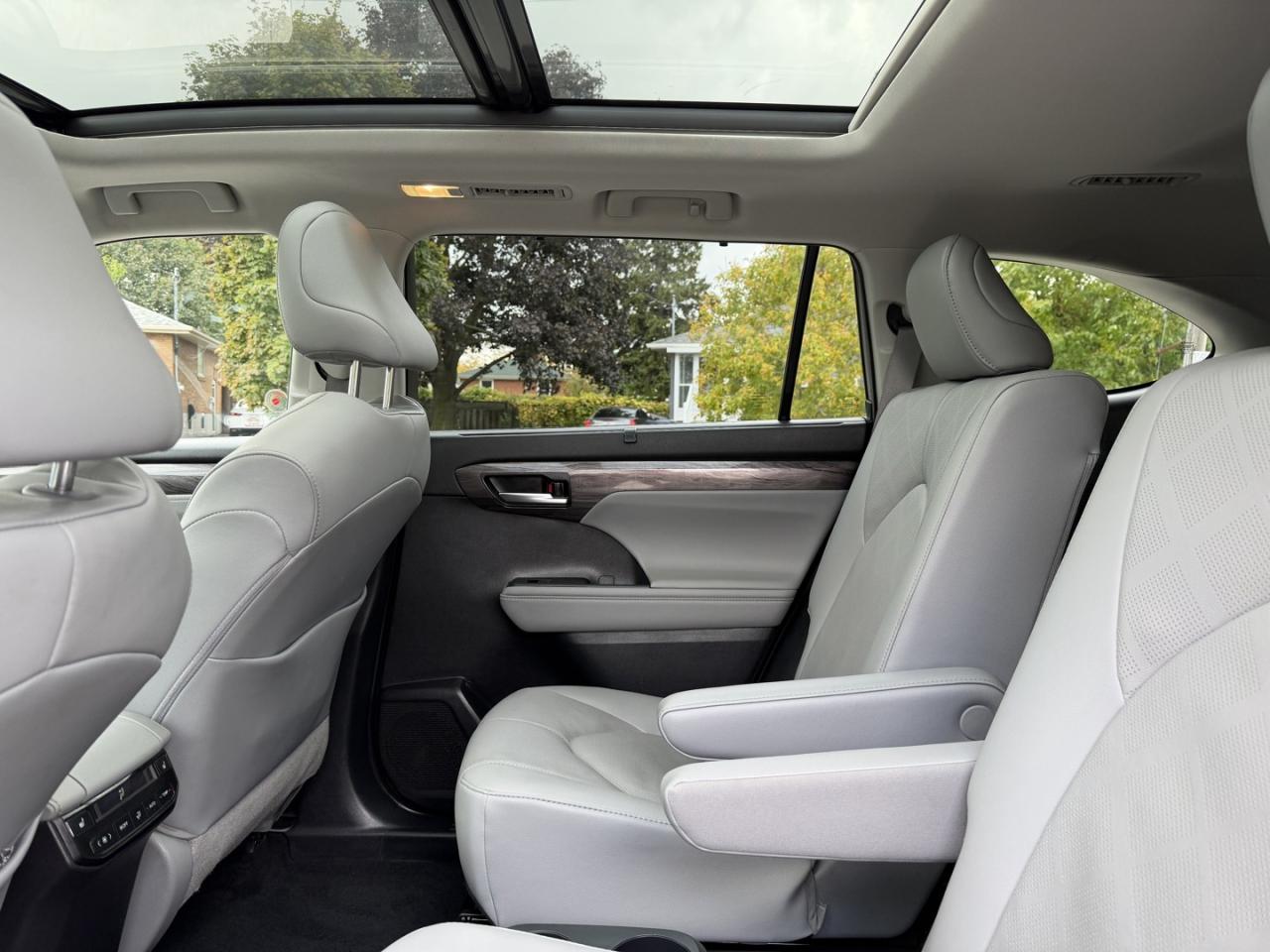 2020 Toyota Highlander Hybrid Limited - Photo #12