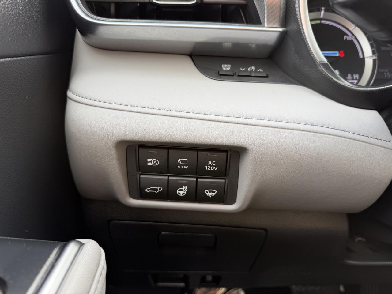 2020 Toyota Highlander Hybrid Limited - Photo #25