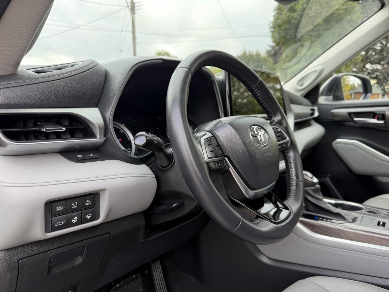 2020 Toyota Highlander HYBRID Limited AWD Photo