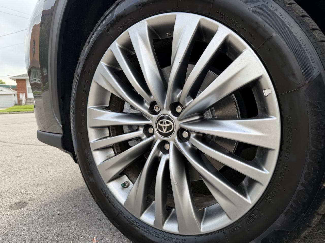 2020 Toyota Highlander HYBRID Limited AWD Photo