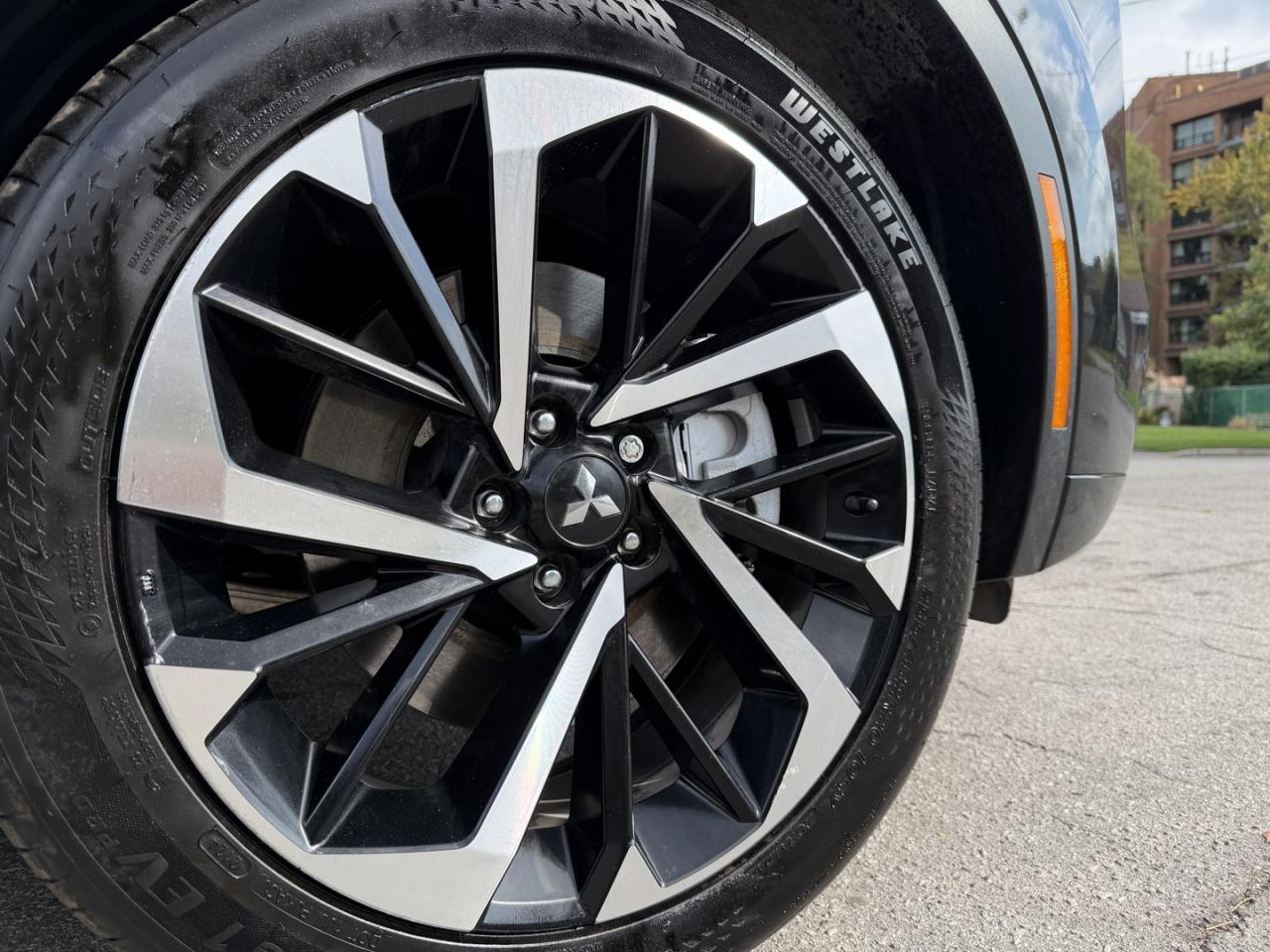 2023 Mitsubishi Outlander Phev GT - Photo #29