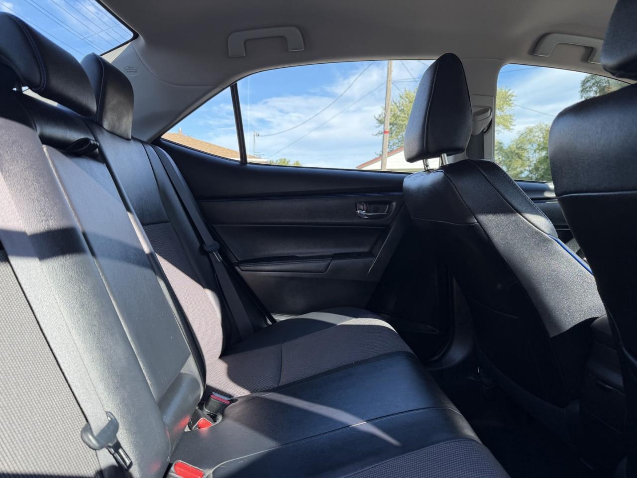 2017 Toyota Corolla SE - Photo #10
