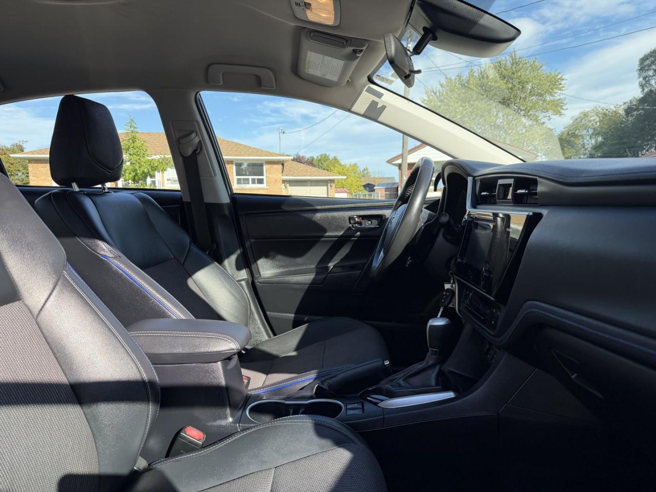 2017 Toyota Corolla SE - Photo #11