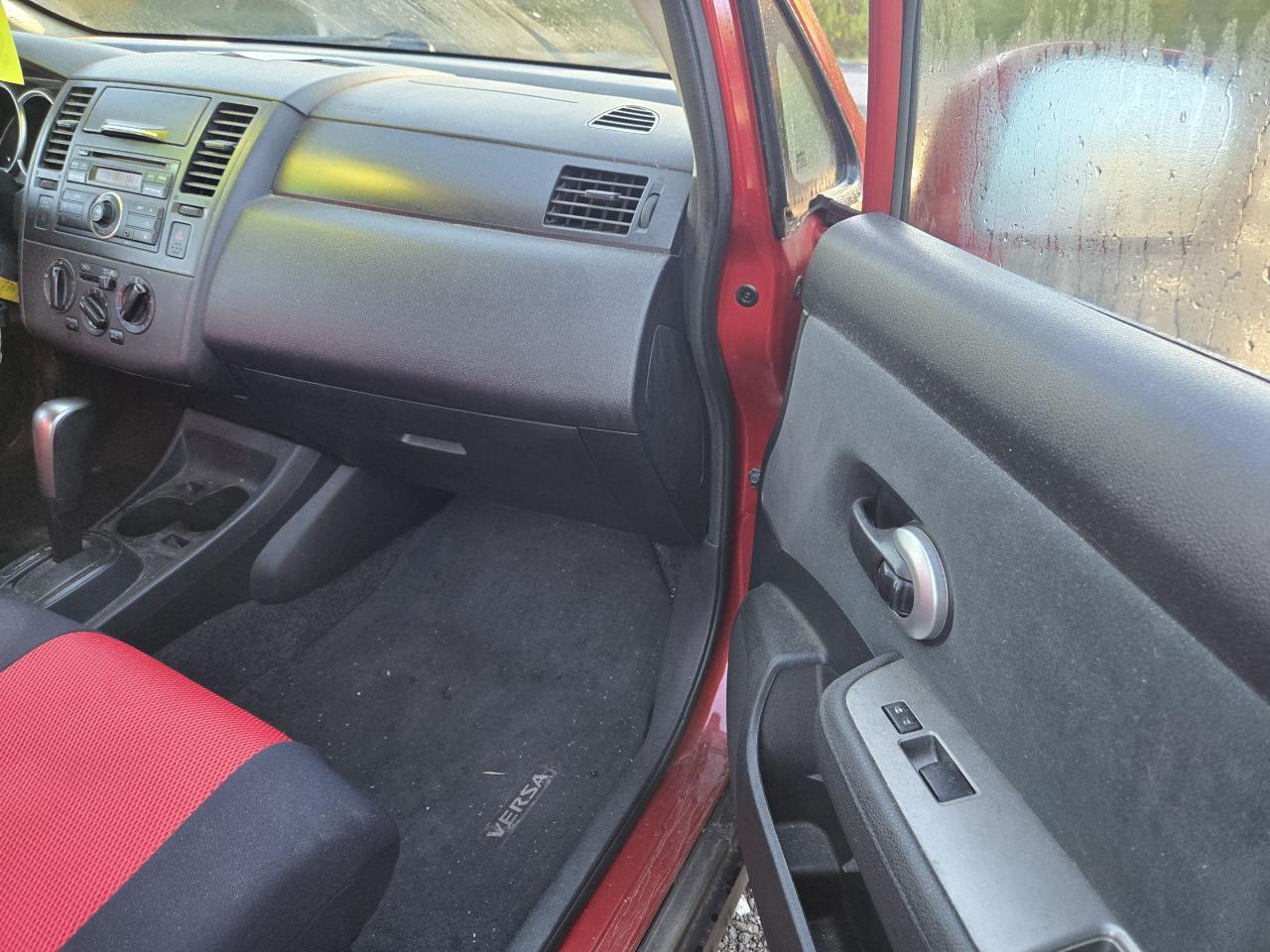2011 Nissan Versa 1.6 Base - Photo #10