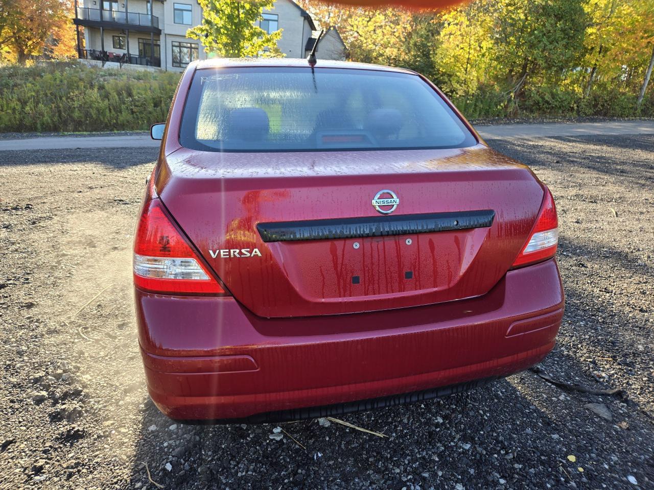 2011 Nissan Versa 1.6 Base - Photo #6