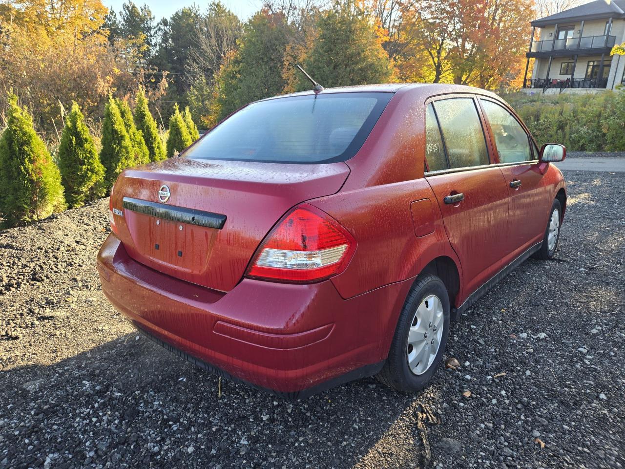 2011 Nissan Versa 1.6 Base - Photo #5