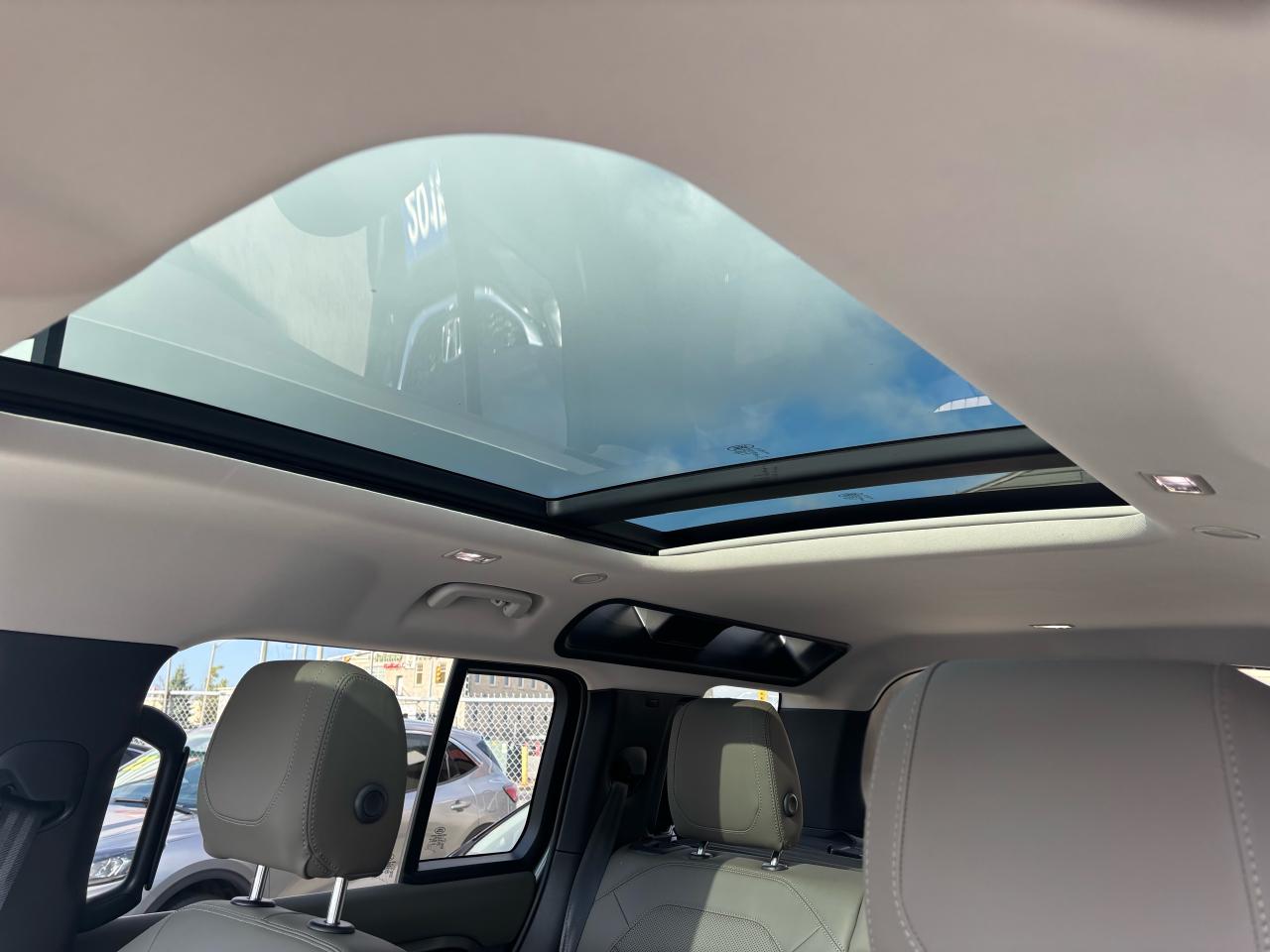 2024 Land Rover Defender S,110, P300. 4Cyl, Panoramic Roof, LED Headlights - Photo #13