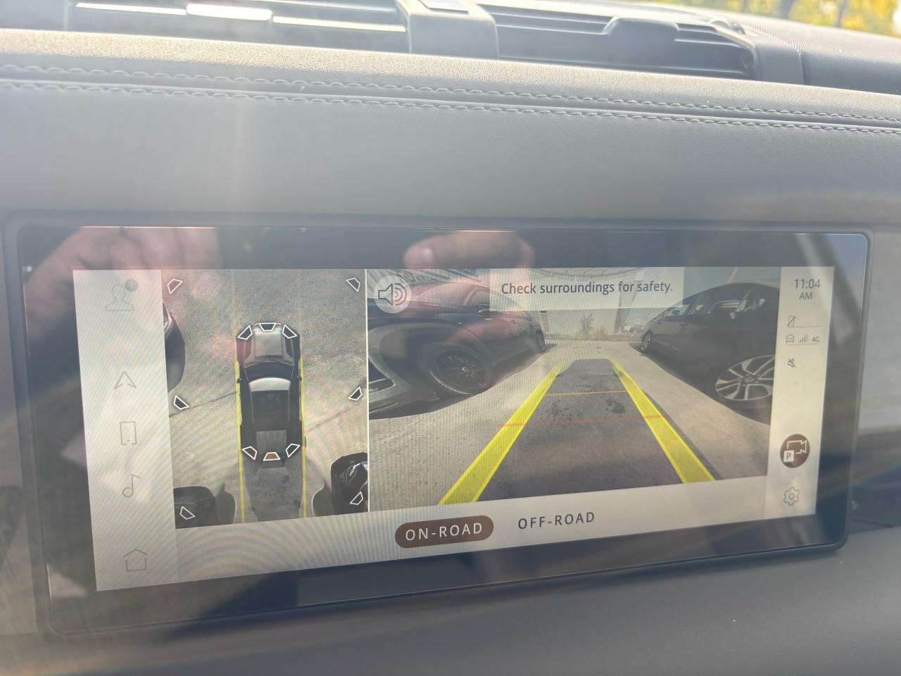 2024 Land Rover Defender S,110, P300. 4Cyl, Panoramic Roof, LED Headlights - Photo #23