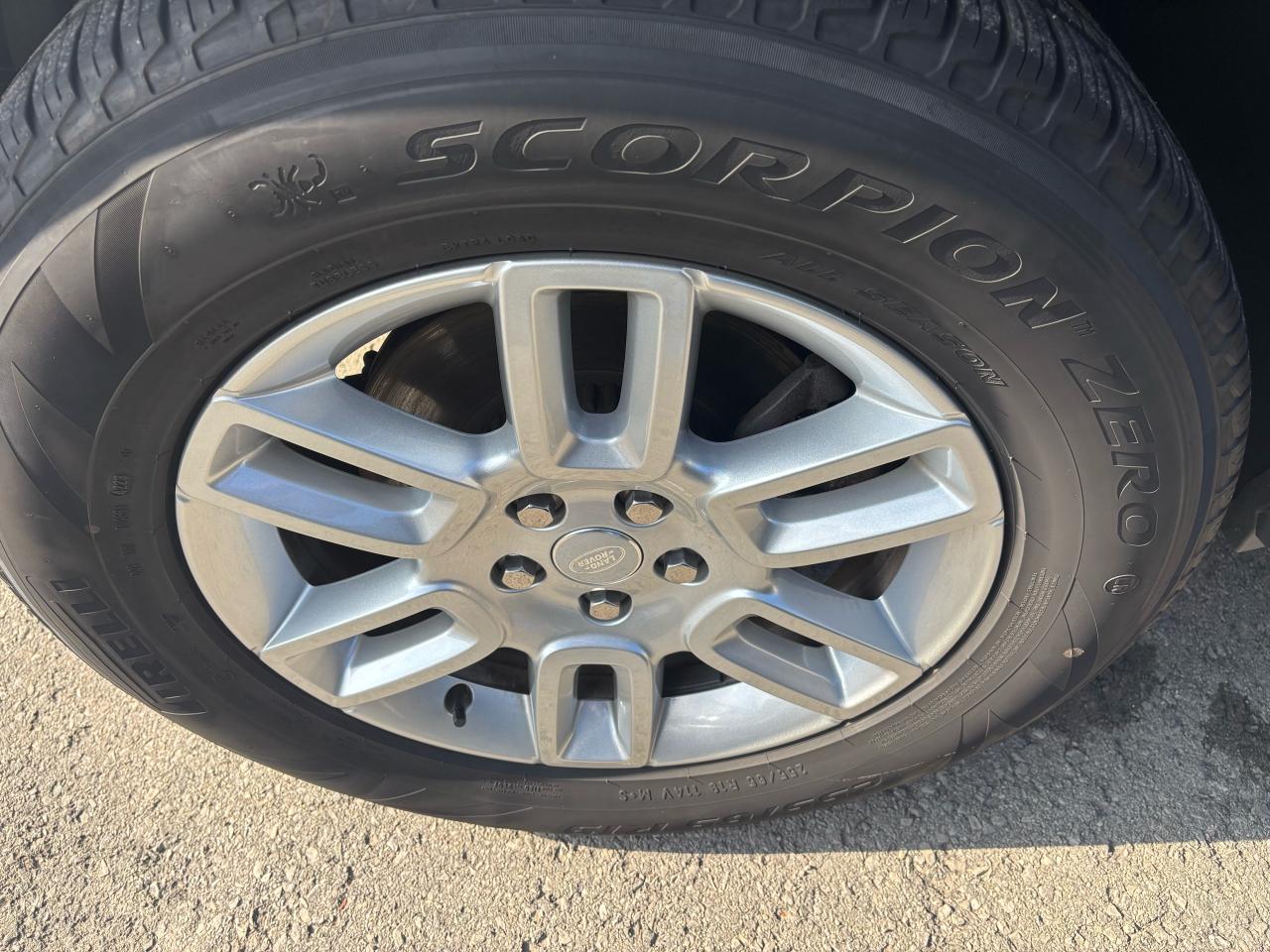 2024 Land Rover Defender S,110, P300. 4Cyl, Panoramic Roof, LED Headlights - Photo #24