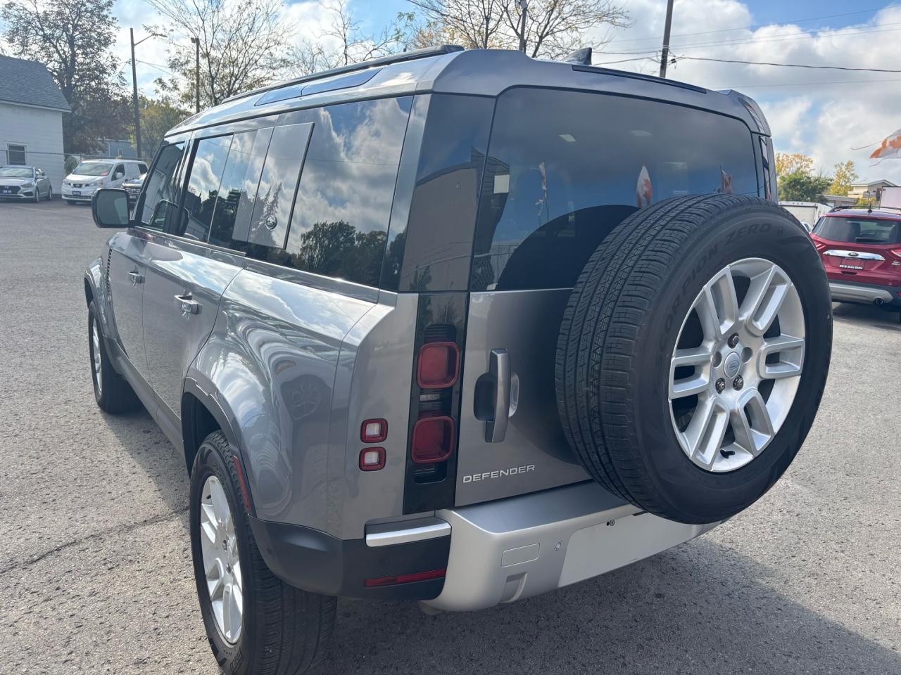2024 Land Rover Defender S,110, P300. 4Cyl, Panoramic Roof, LED Headlights