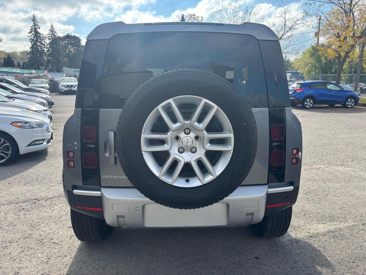 2024 Land Rover Defender S,110, P300. 4Cyl, Panoramic Roof, LED Headlights