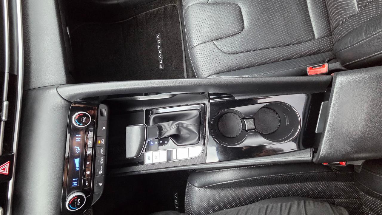 2022 Hyundai Elantra Ultimate - Photo #17