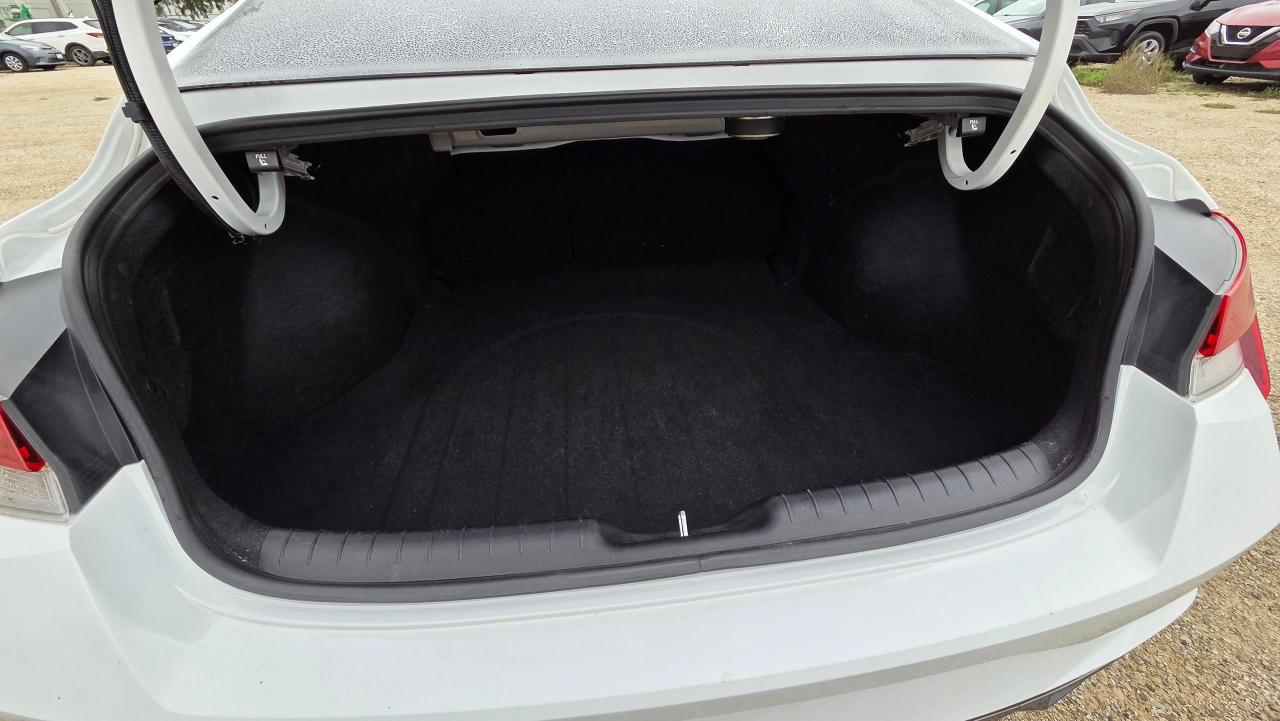 2022 Hyundai Elantra Ultimate - Photo #22