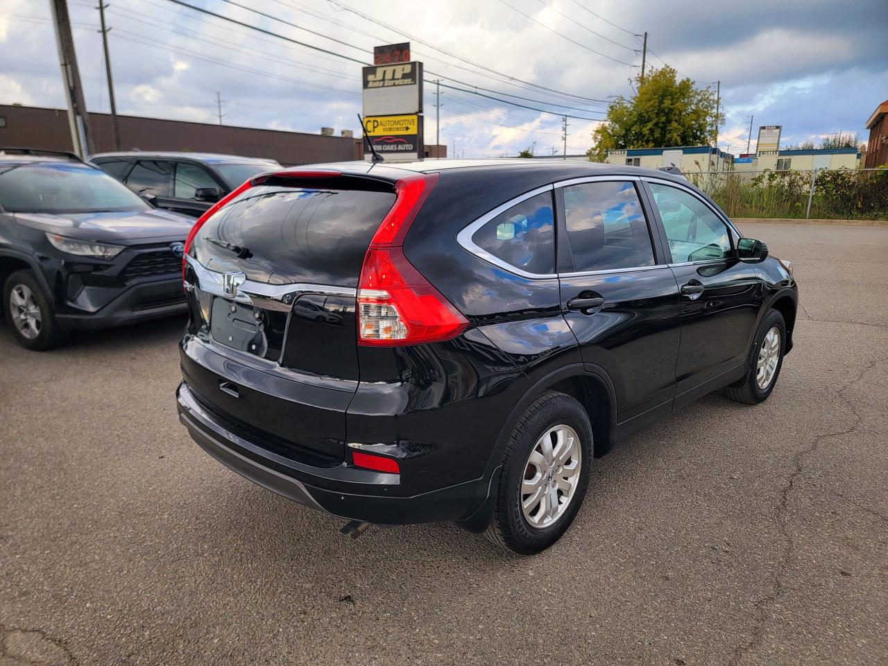 2016 Honda CR-V LX Photo4