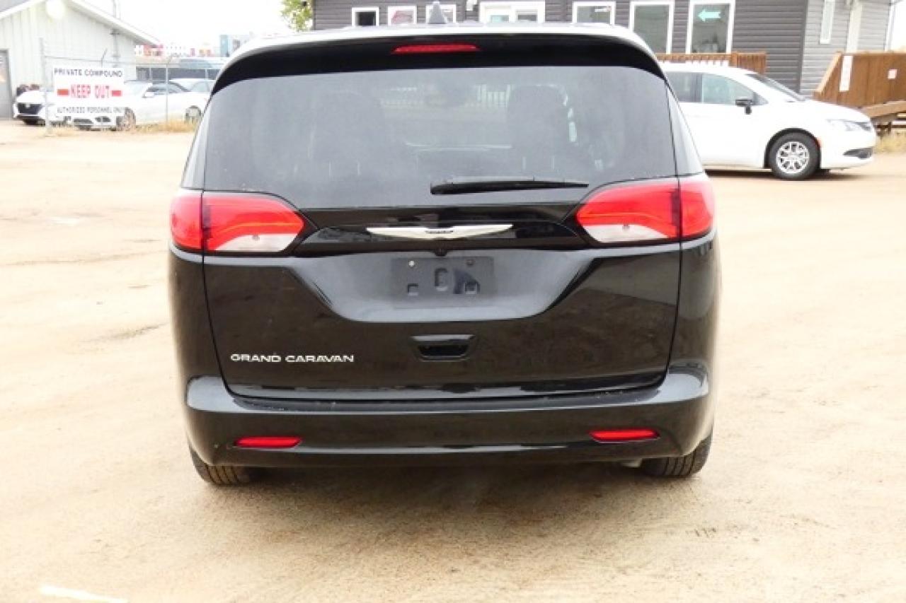 2024 Chrysler Grand Caravan SXT w/Htd cloth, BUC - Photo #7