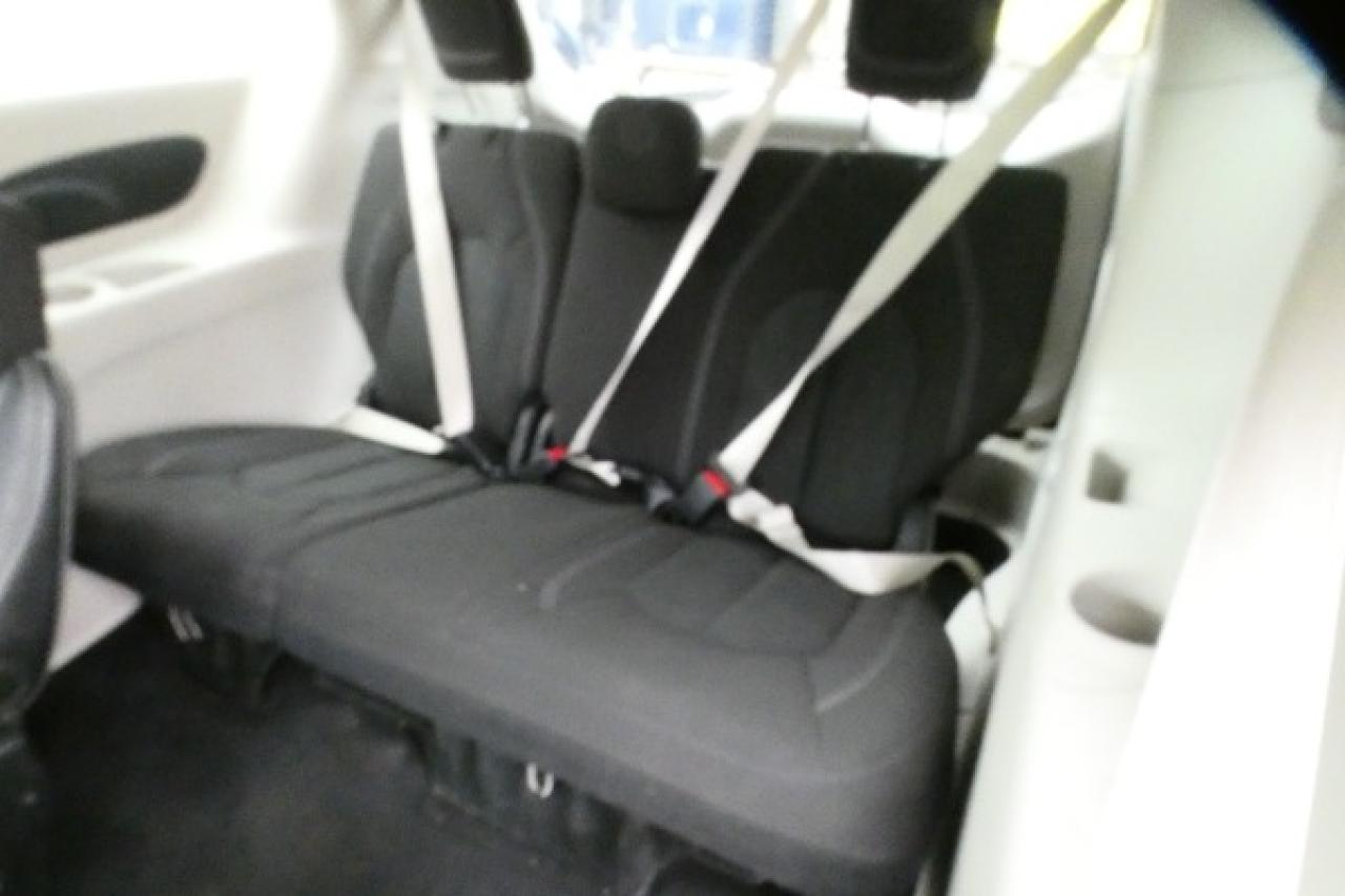 2024 Chrysler Grand Caravan SXT w/Htd cloth, BUC - Photo #10