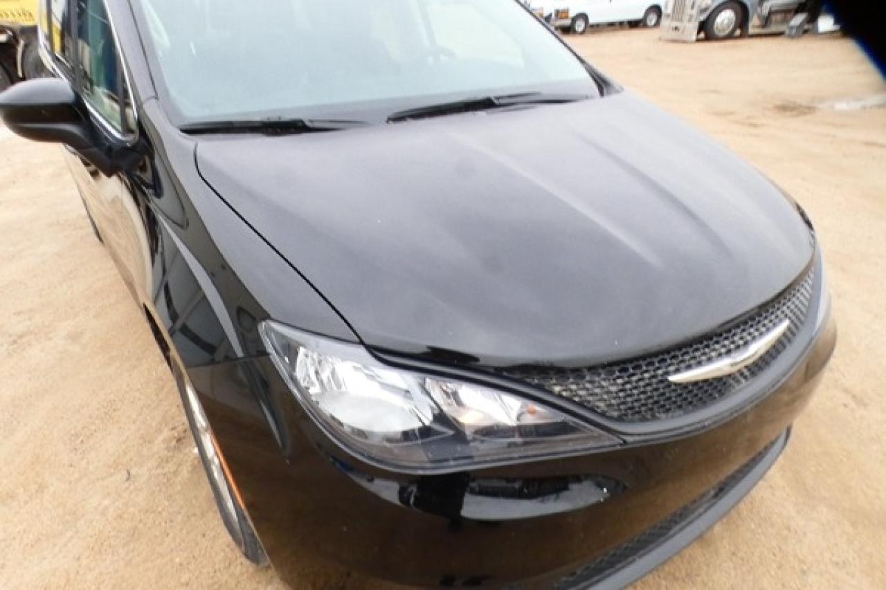 2024 Chrysler Grand Caravan SXT w/Htd cloth, BUC - Photo #25