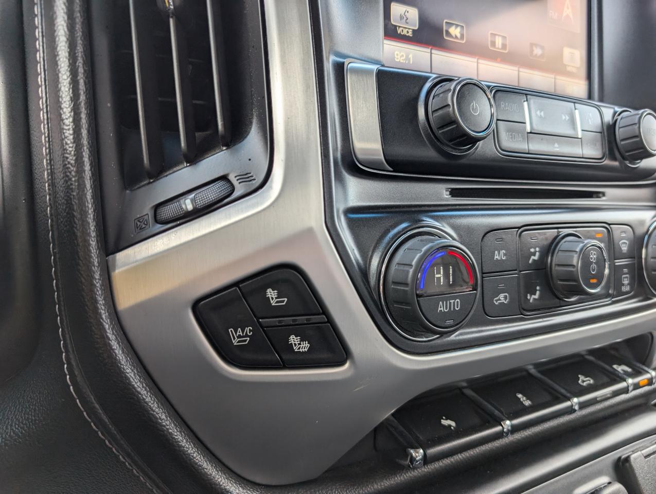 2014 GMC Sierra 1500 SLT | Leather | Htd Steering | Cooled Seats - Photo #11