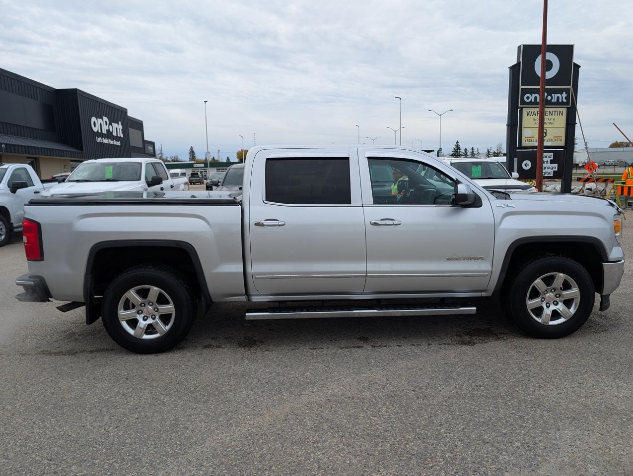 2014 GMC Sierra 1500 SLT | Leather | Htd Steering | Cooled Seats - Photo #3