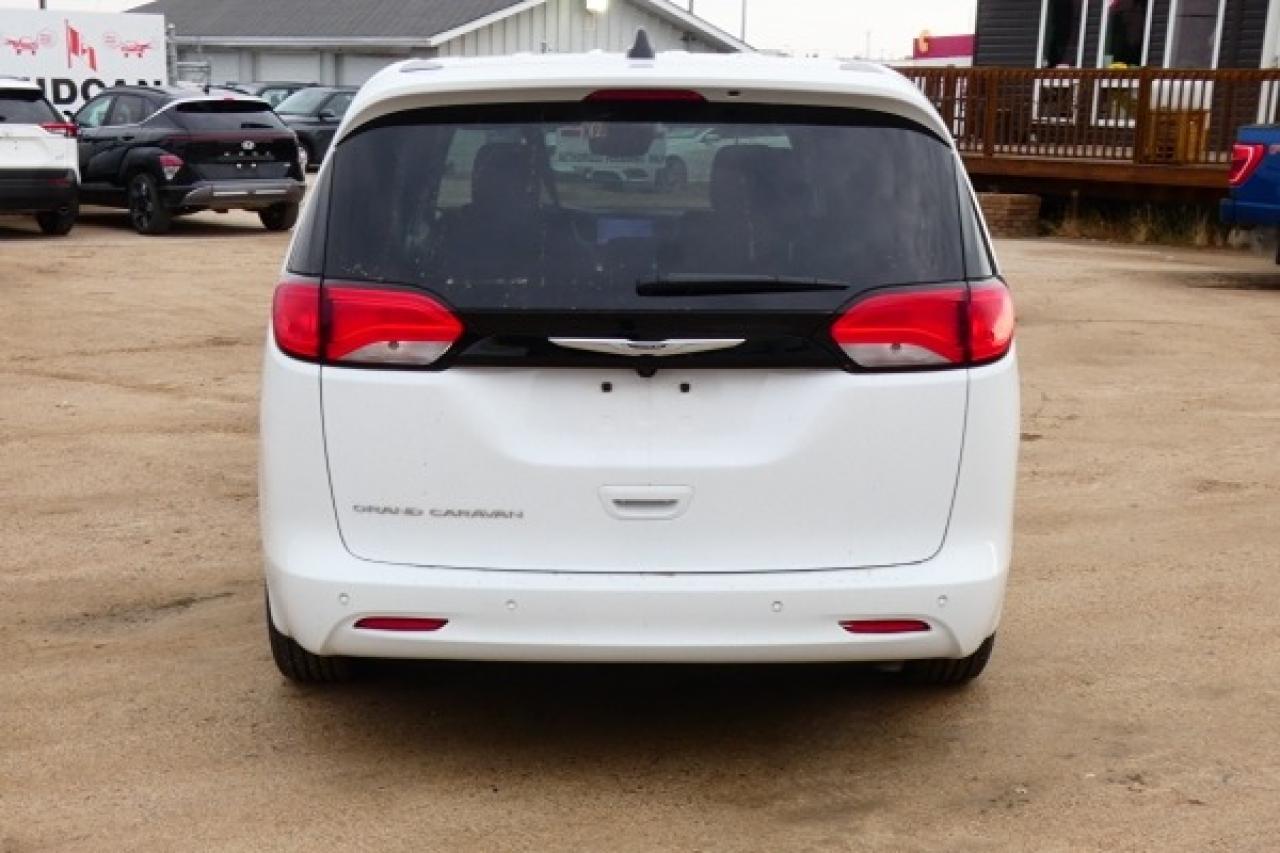 2024 Chrysler Grand Caravan SXT 2WD w/Htd cloth, NAV, BUC - Photo #7
