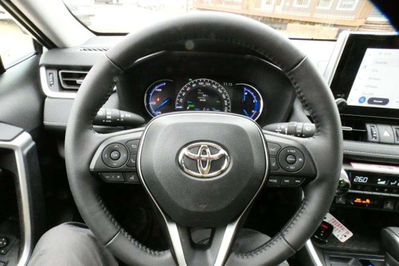 2025 Toyota RAV4 Hybrid XLE AWD w/Htd Leather, S/R, BUC - Photo #12