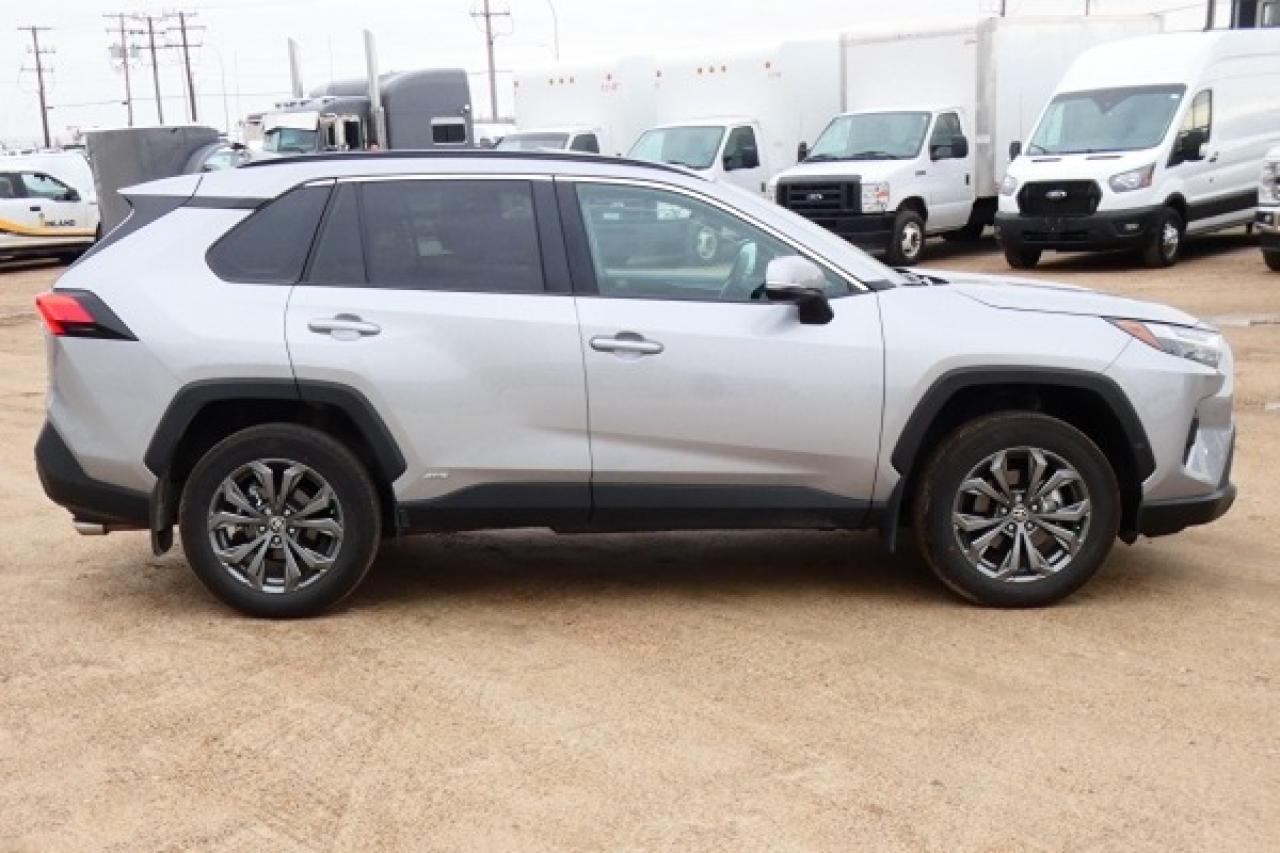 2025 Toyota RAV4 Hybrid XLE AWD w/Htd Leather, S/R, BUC - Photo #5