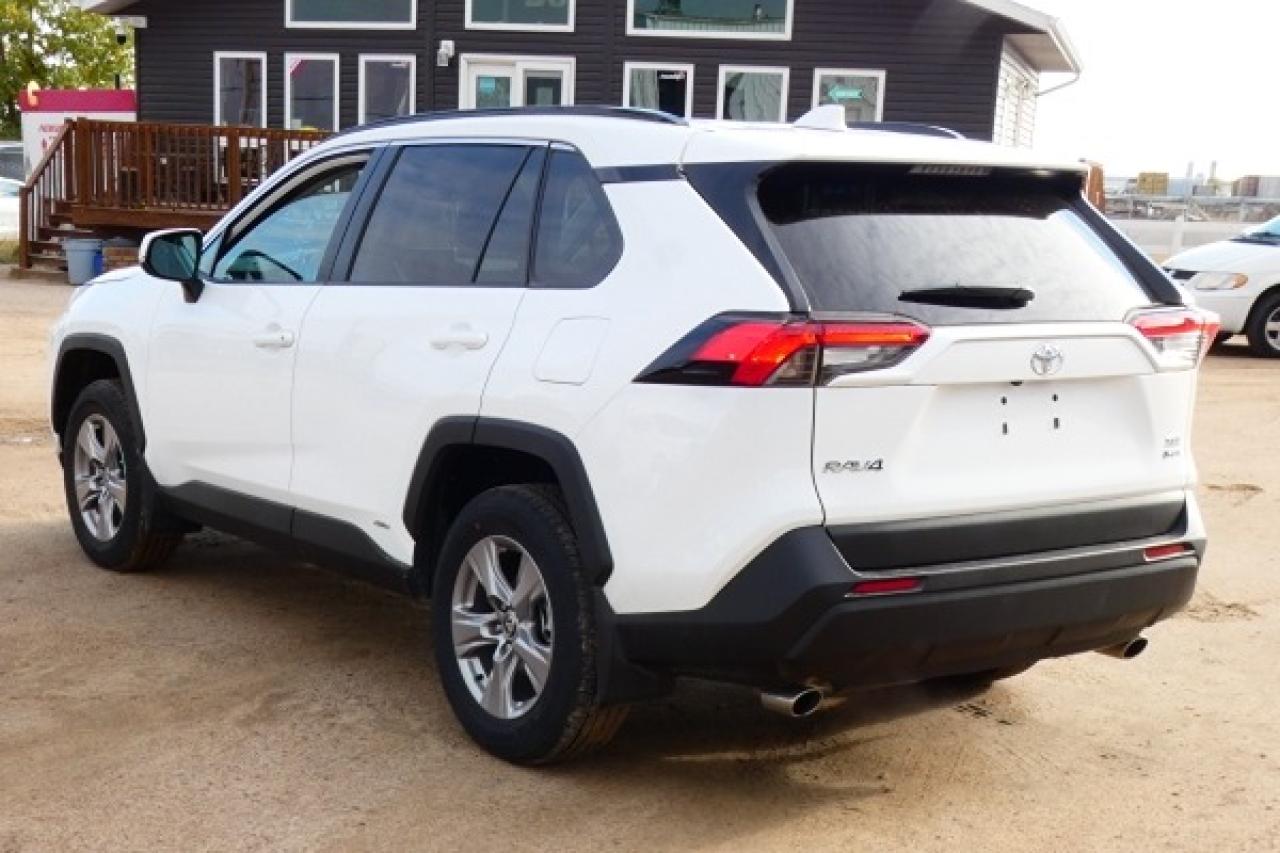 2025 Toyota RAV4 Hybrid XLE AWD w/Htd cloth, S/R, BUC - Photo #8
