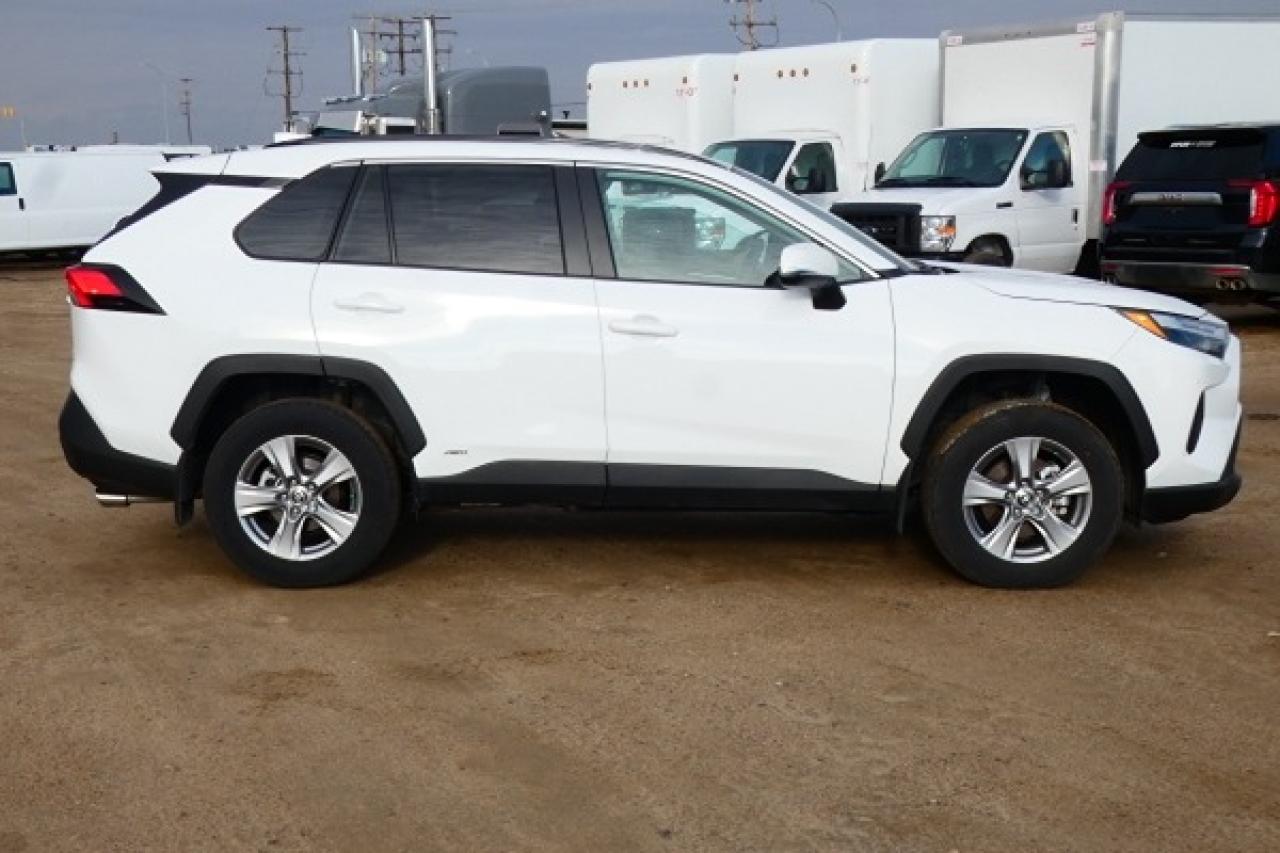 2025 Toyota RAV4 Hybrid XLE AWD w/Htd cloth, S/R, BUC - Photo #5