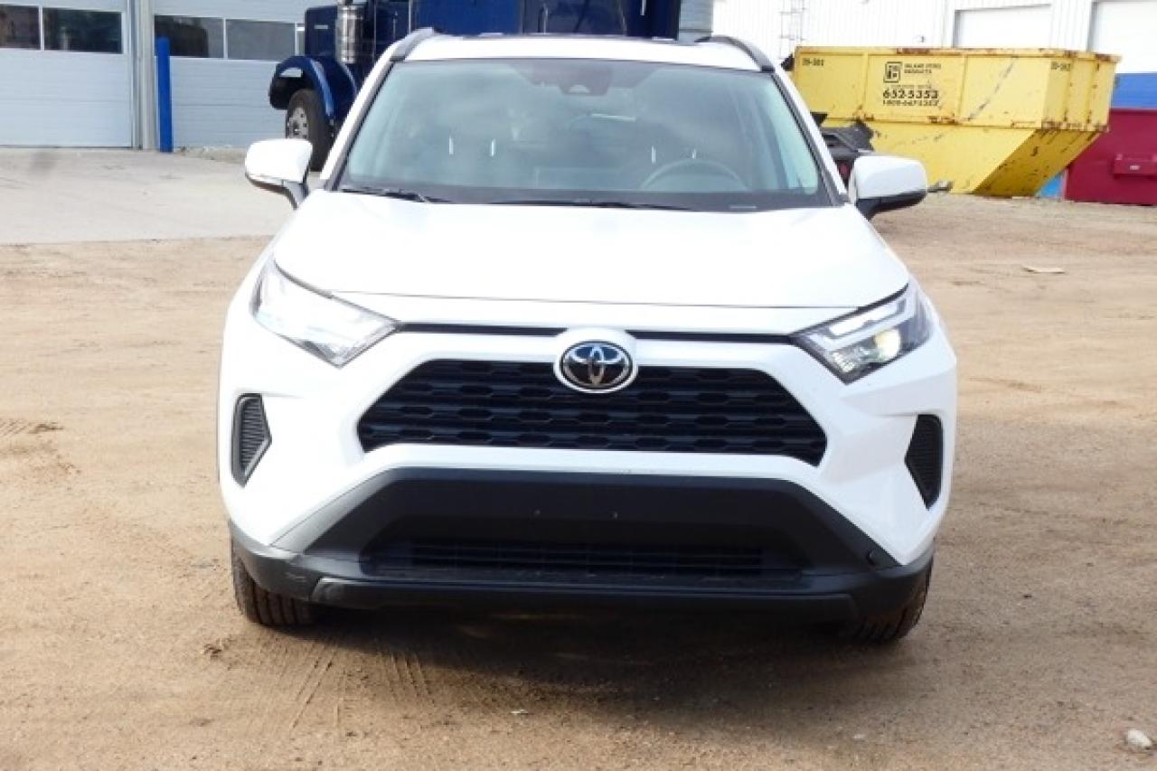 2025 Toyota RAV4 Hybrid XLE AWD w/Htd cloth, S/R, BUC - Photo #3