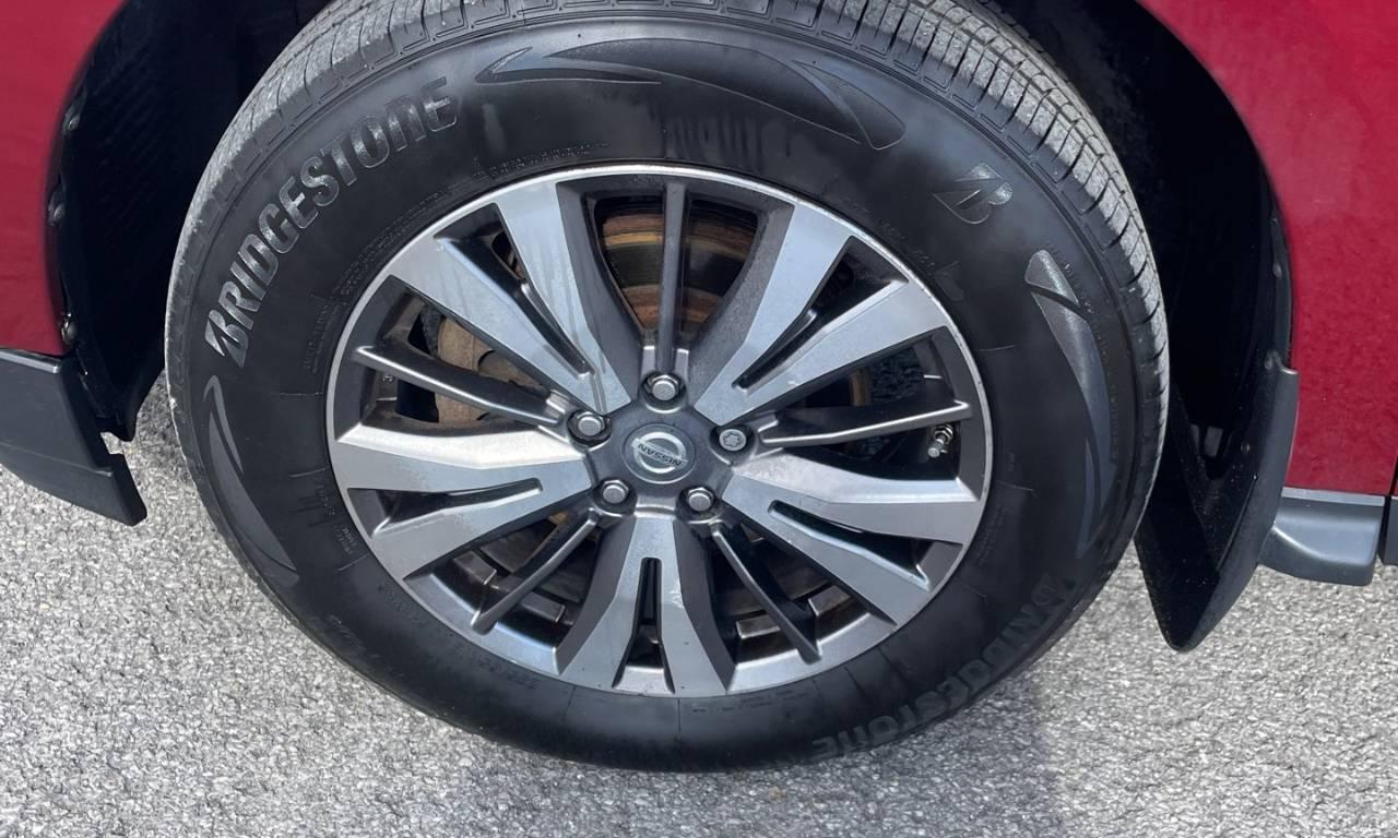 2019 Nissan Pathfinder SV Tech - Photo #8