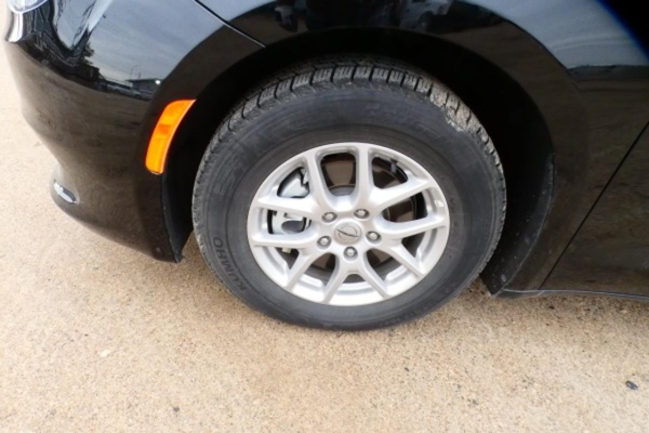 2024 Chrysler Grand Caravan SXT 2WD w/Htd cloth, NAV, BUC - Photo #18