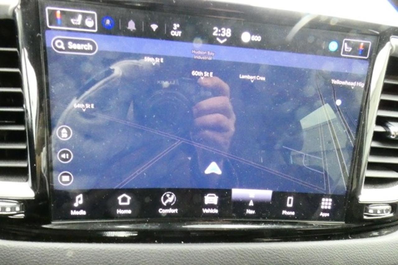 2024 Chrysler Grand Caravan SXT 2WD w/Htd cloth, NAV, BUC - Photo #16