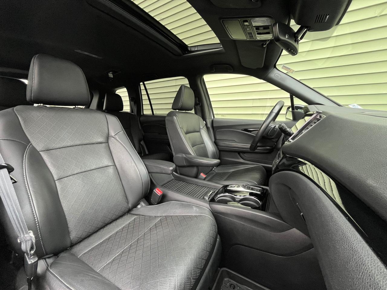 2019 Honda Passport Touring AWD - Photo #2