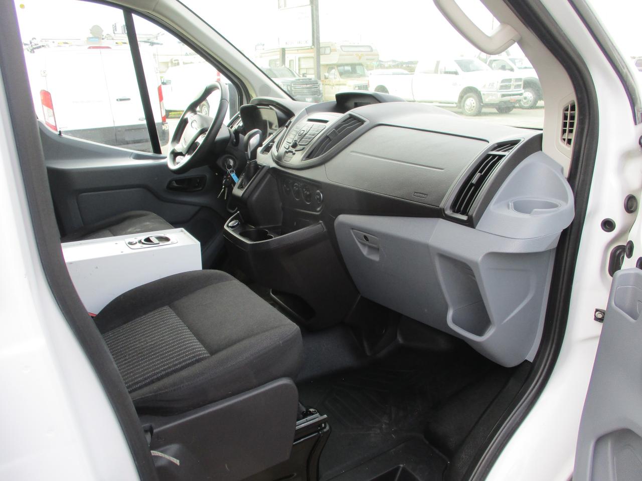 2019 Ford Transit T-150 130" Low Rf 8600 GVWR Sliding RH Dr - Photo #10