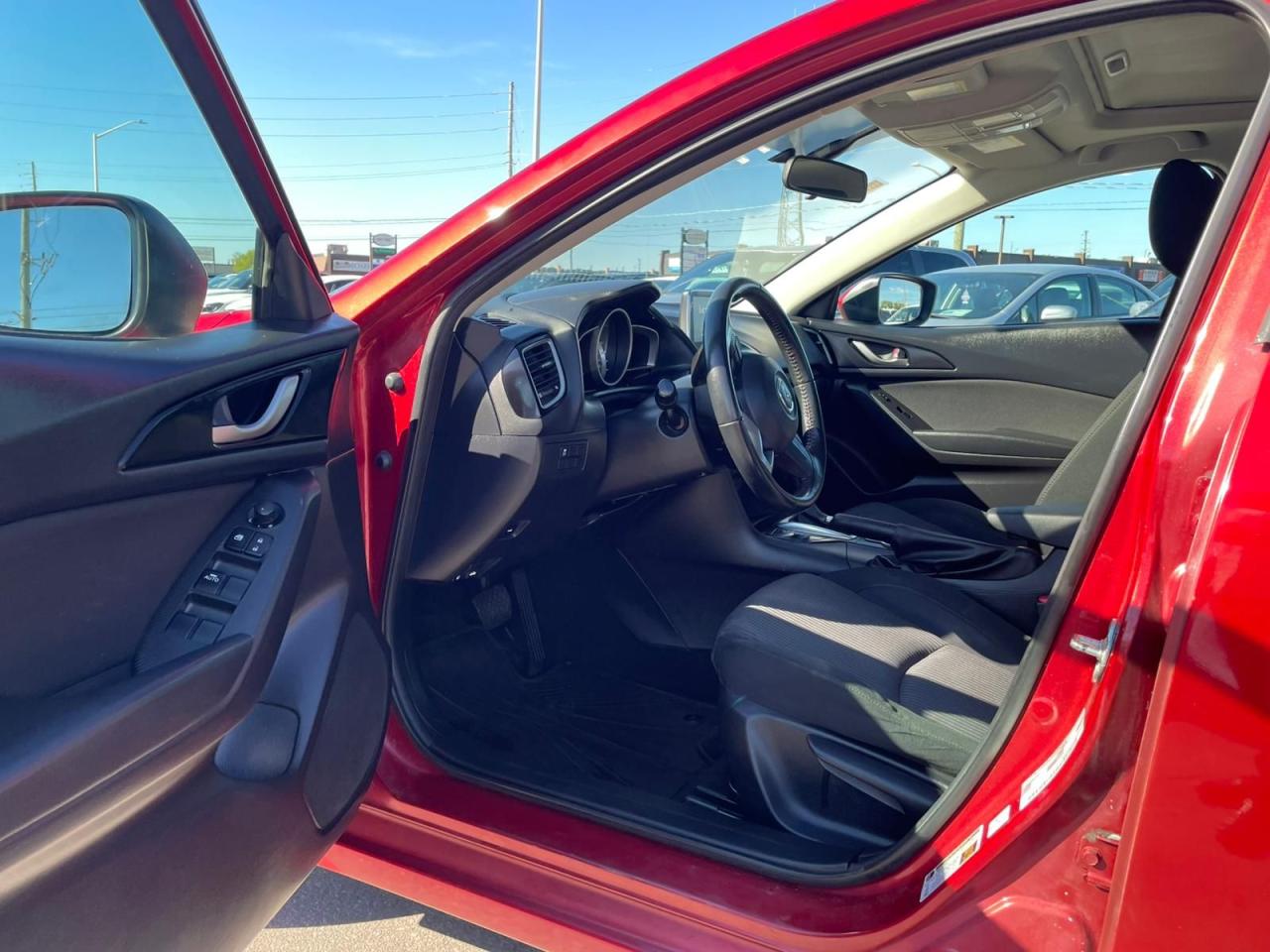2015 Mazda MAZDA3 GS AUTO LOW KM NO ACCIDENT  CERITFIED SUNROOF - Photo #9
