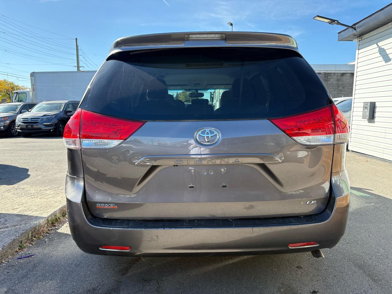 2014 Toyota Sienna LE - Photo #6