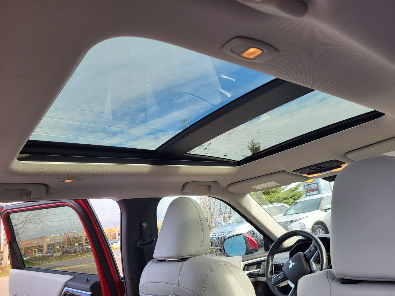 2024 Mitsubishi Outlander SEL Photo