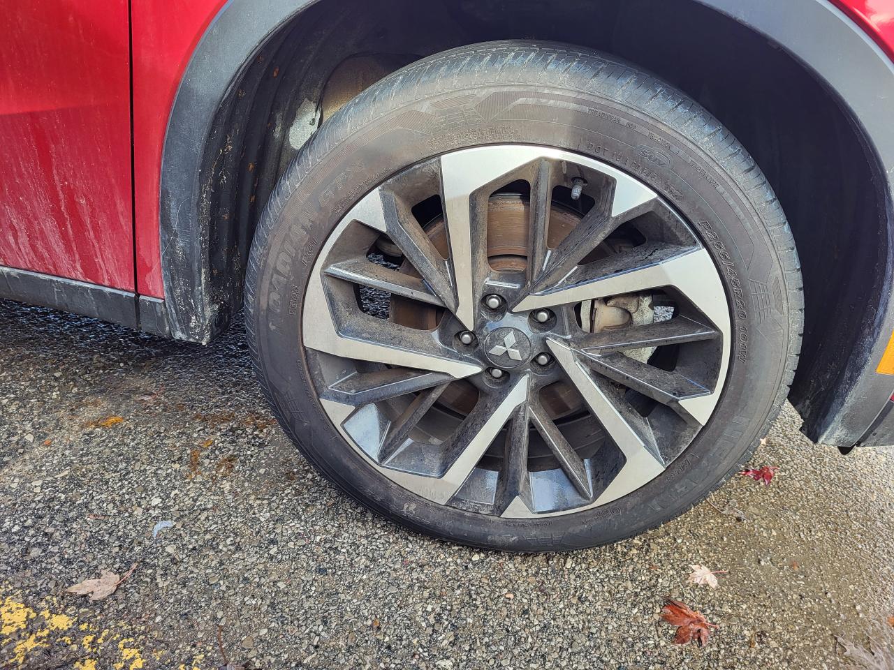 2024 Mitsubishi Outlander SEL Photo