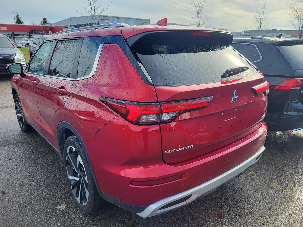 2024 Mitsubishi Outlander SEL Photo