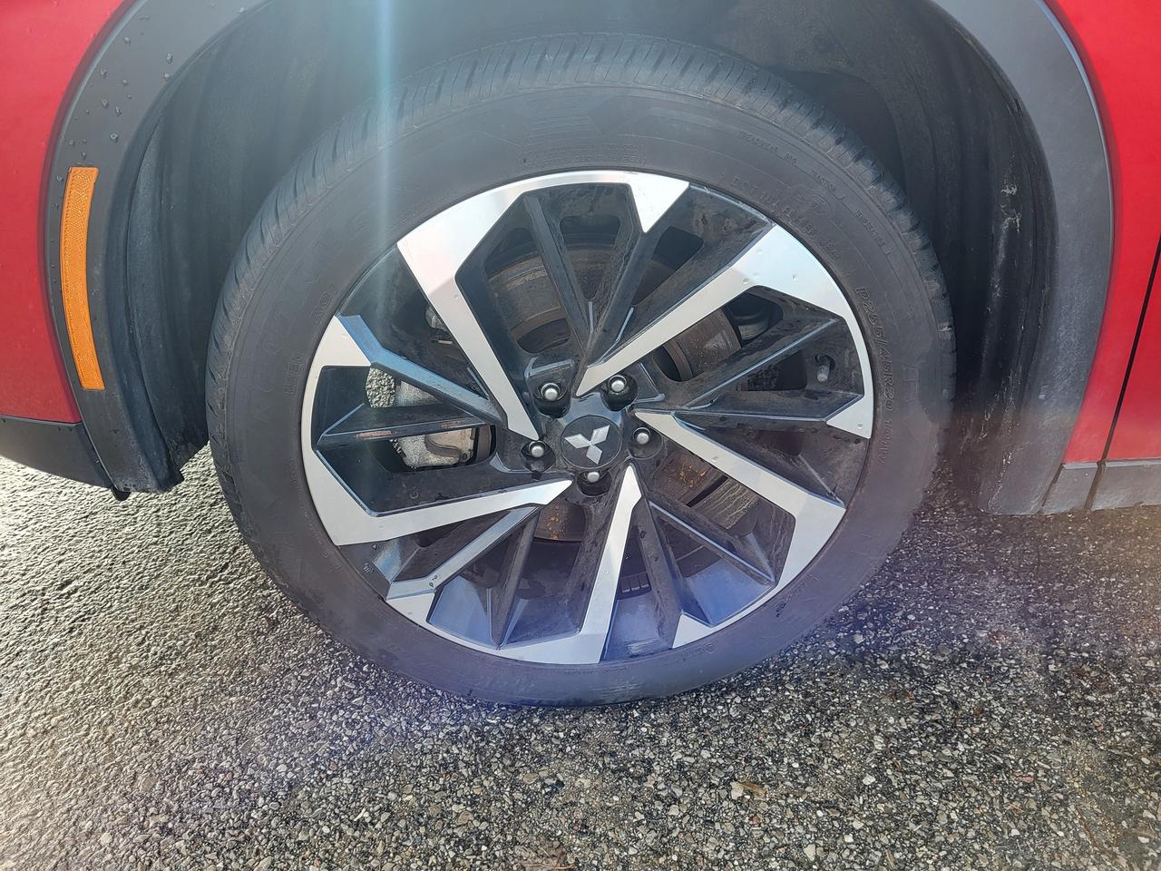 2024 Mitsubishi Outlander SEL Photo