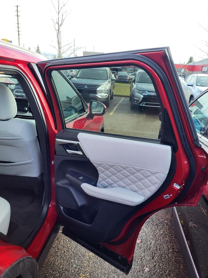 2024 Mitsubishi Outlander SEL Photo