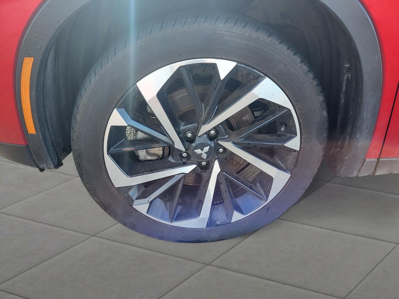 2024 Mitsubishi Outlander SEL Photo