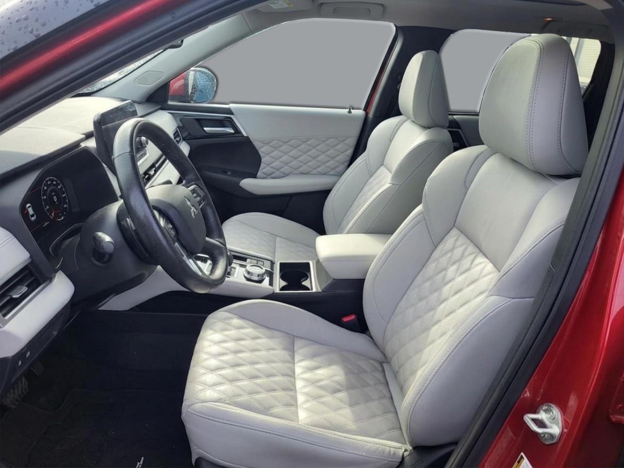 2024 Mitsubishi Outlander SEL Photo