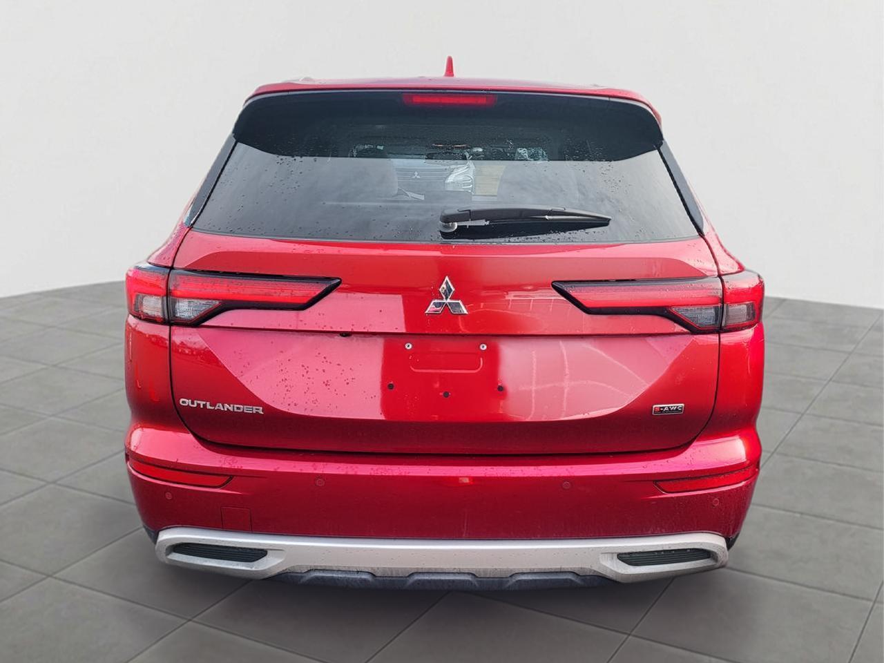 2024 Mitsubishi Outlander SEL Photo4