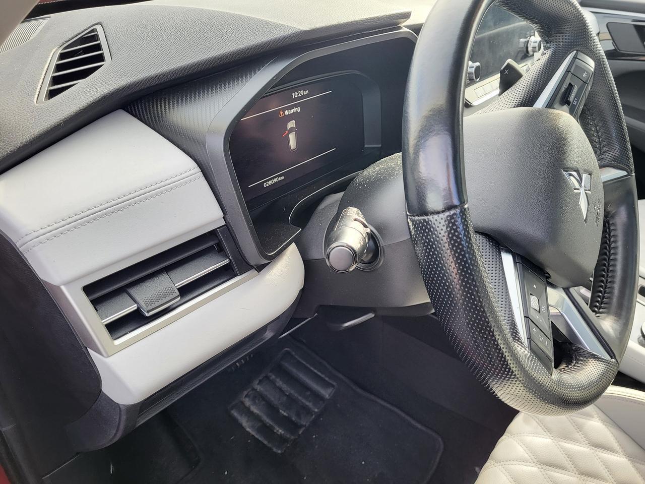 2024 Mitsubishi Outlander SEL Photo
