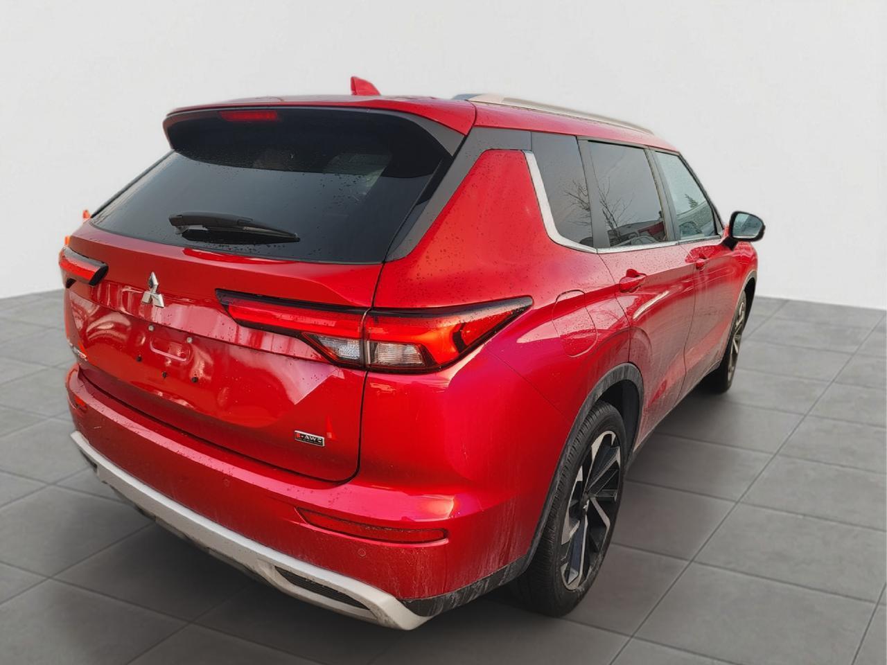 2024 Mitsubishi Outlander SEL Photo